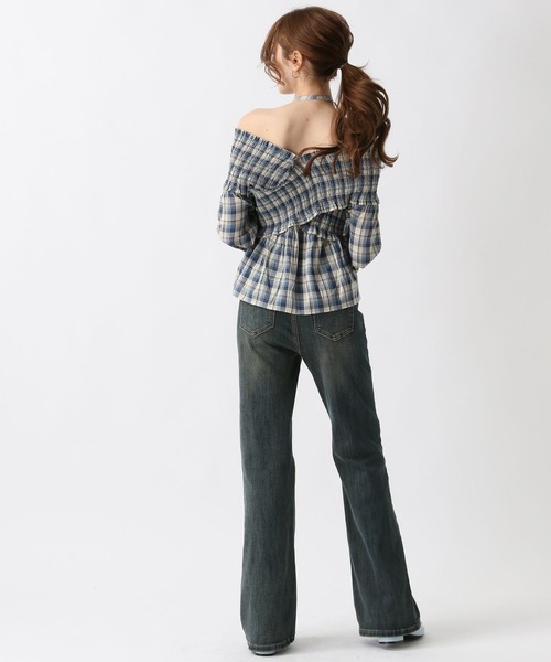 FOREVER 21（フォーエバー トゥエンティーワン）の「【2025SS】チョーカー付きオフショルブラウス（シャツ/ブラウス・レディース・ブラック/ブルー/ベージュ・FREE）」の6枚目の写真