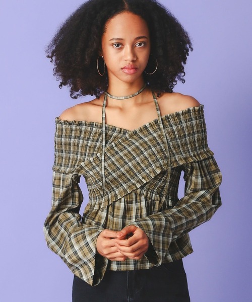 FOREVER 21（フォーエバー トゥエンティーワン）の「【2025SS】チョーカー付きオフショルブラウス（シャツ/ブラウス・レディース・ブラック/ブルー/ベージュ・FREE）」の19枚目の写真