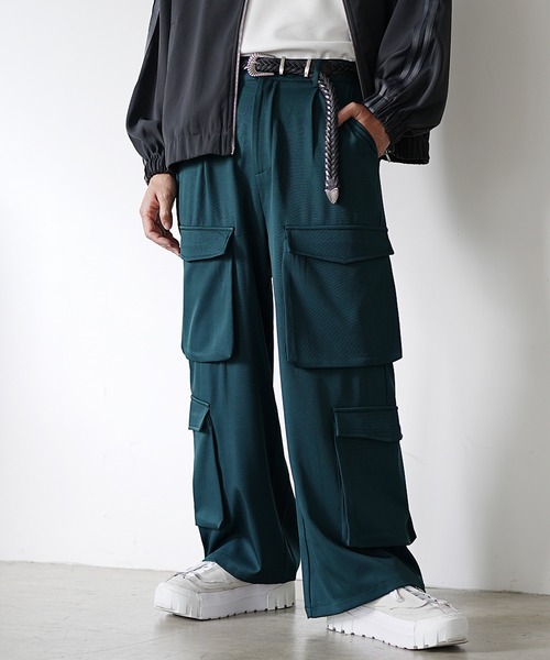 MinoriTY（マイノリティ）の「【MinoriTY】 さら艶スラックス生地マルチポケットワイドユーティリティカーゴパンツ メンズ スラックス（カーゴパンツ・メンズ・アイボリー/ダークグリーン・S/M/L）」の14枚目の写真