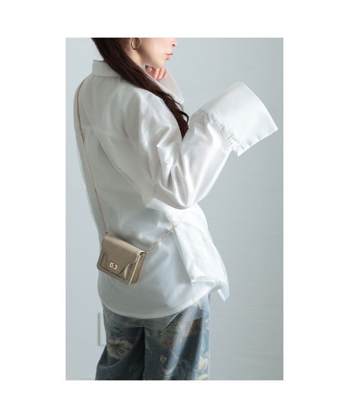 Sawa a la mode（サワアラモード）の「チュールを重ねたオーバーシャツ（シャツ/ブラウス・レディース・オフホワイト/ネイビー・FREE）」の6枚目の写真