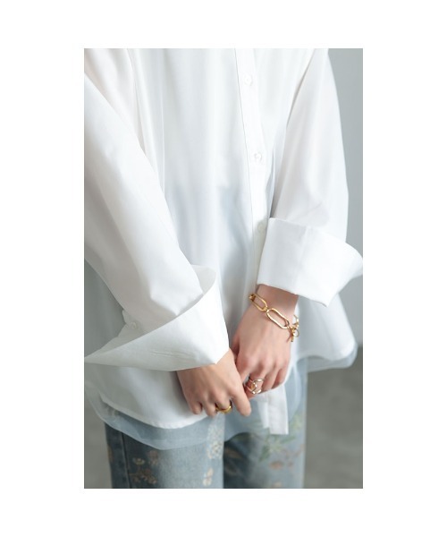 Sawa a la mode（サワアラモード）の「チュールを重ねたオーバーシャツ（シャツ/ブラウス・レディース・オフホワイト/ネイビー・FREE）」の8枚目の写真