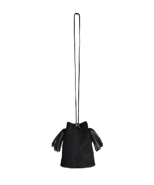 KEITA MARUYAMA(ケイタマルヤマ)の「Suede tassel BAG(ショルダーバッグ・レディース・ベージュ/パープル/ブラック/グリーン・FREE)」の1枚目の写真