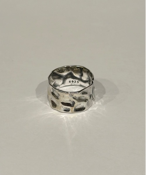 OCTI(オクティ)の「OCTI LEMON SKIN RING(リング)」 - WEAR OCTI(オクティ)の「OCTI LEMON SKIN RING(リング)」 - WEAR