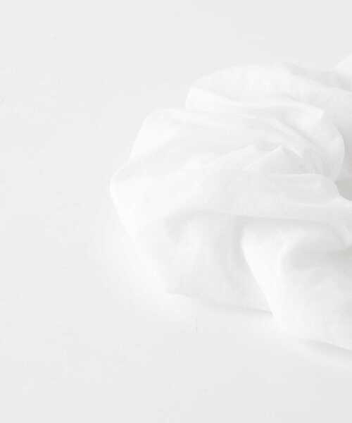 SMELLY(スメリー)の「フリンジ2セットシュシュ(ヘアゴム・レディース・ホワイト・-)」の9枚目の写真