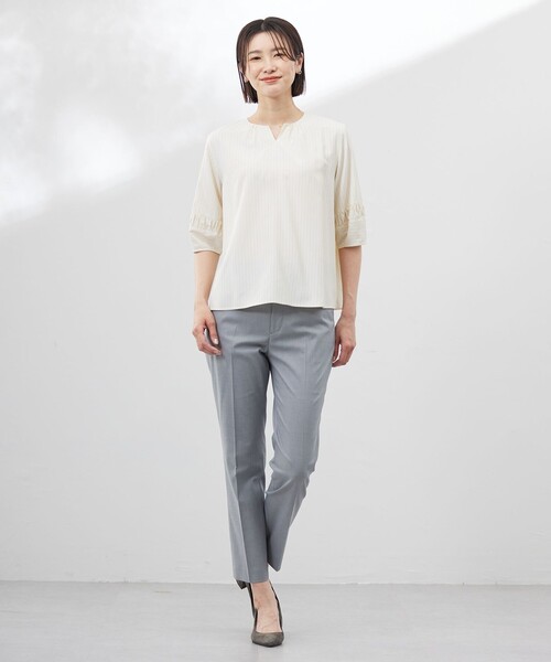 J.PRESS(ジェイプレス)の「【WEB限定・洗える】ストライプ キーネック ブラウス(シャツ/ブラウス・レディース・サックスブルー系1/イエロー系1・T13/T15)」の3枚目の写真
