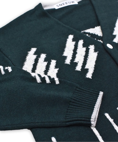 sneeuw（スニュウ）の「エレクトリックカーディガン（カーディガン/ボレロ・レディース・アイボリー/グリーン・1/3）」の4枚目の写真