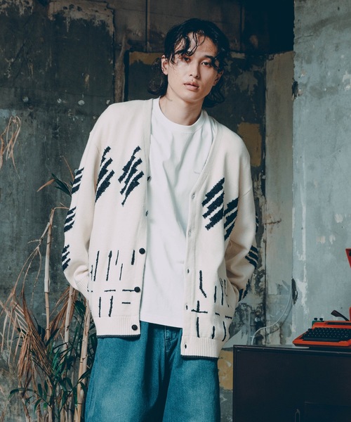 sneeuw（スニュウ）の「エレクトリックカーディガン（カーディガン/ボレロ・レディース・アイボリー/グリーン・1/3）」の12枚目の写真