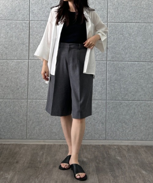 cloenc（クロエンス）の「【セットアップ／手洗い可】リネンブレンドハーフパンツ（その他パンツ・レディース・オフホワイト/ブラウン系/ライトグリーン/ダークグレー・01/02）」の2枚目の写真