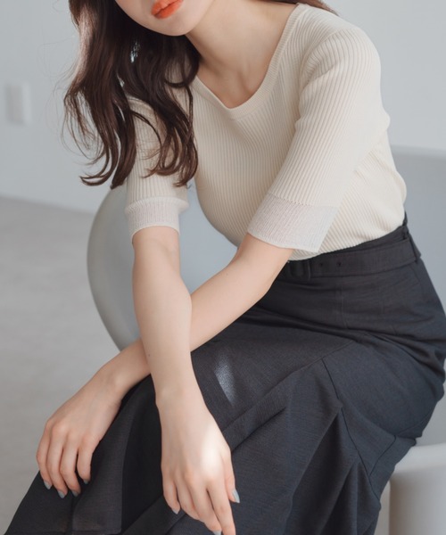 MISCH MASCH(ミッシュマッシュ)の「袖配色シアーリブニット(ニット/セーター・レディース・ブラック/ブルー/ホワイト/ベージュ・フリ-)」の3枚目の写真