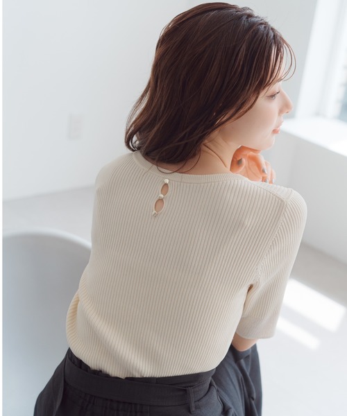MISCH MASCH(ミッシュマッシュ)の「袖配色シアーリブニット(ニット/セーター・レディース・ブラック/ブルー/ホワイト/ベージュ・フリ-)」の8枚目の写真