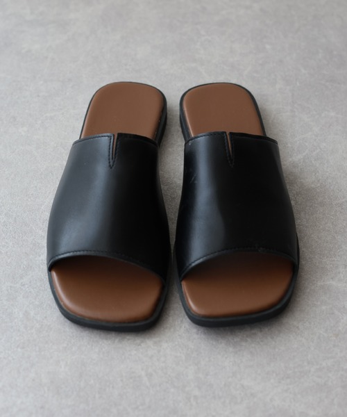 BLUEEAST（ブルーイースト）の「センタースリットスライドサンダル（サンダル・レディース・ブラック/ホワイト・MEDIUM/LARGE）」の8枚目の写真