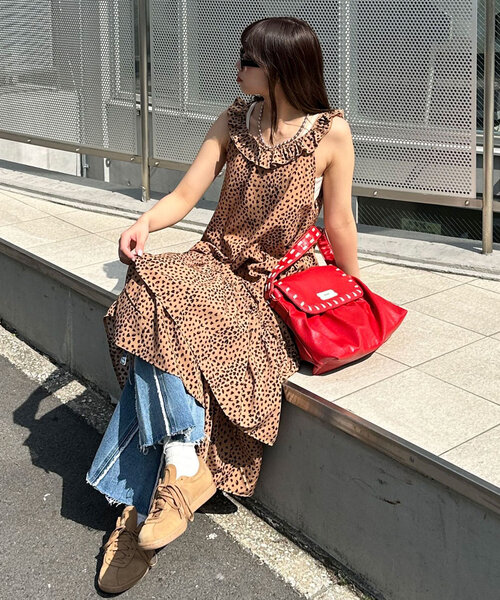 華やかなフリルのワンピースです❣ DearMyLoveRose ワンピース 配色角襟フリルタックワンピース