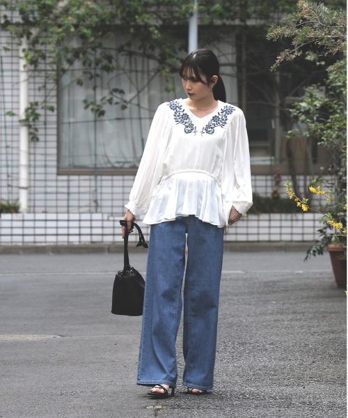 SOMETHING(サムシング)の「SOMETHING(サムシング)「SUMMER COOL」 涼しいセミワイドデニムパンツ(デニムパンツ・レディース・ライトインディゴブルー・M/XS/S/L)」の2枚目の写真