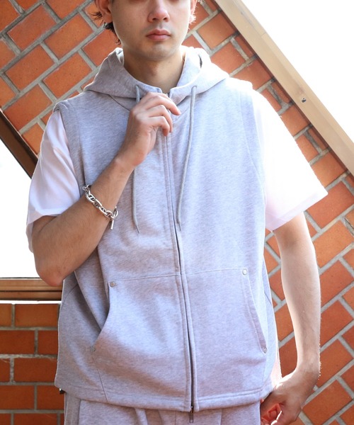 ８(eight)（エイト）の「ノースリーブジップパーカー（ベスト・メンズ・ブラック/グレー・LARGE/MEDIUM）」の12枚目の写真