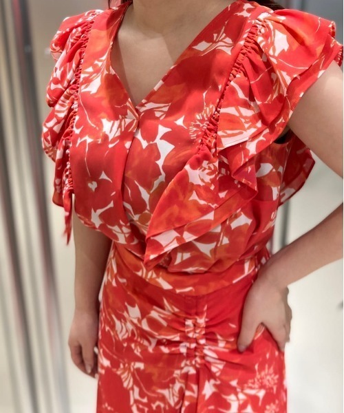 PINKY&DIANNE（ピンキーアンドダイアン）の「◆【接触冷感】グラデーションフラワープリントブラウス（シャツ/ブラウス・レディース・ブラック系その他/ピンク系その他・38）」の11枚目の写真