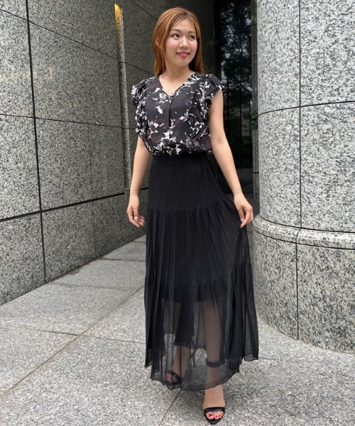 PINKY&DIANNE（ピンキーアンドダイアン）の「◆【接触冷感】グラデーションフラワープリントブラウス（シャツ/ブラウス・レディース・ブラック系その他/ピンク系その他・38）」の3枚目の写真