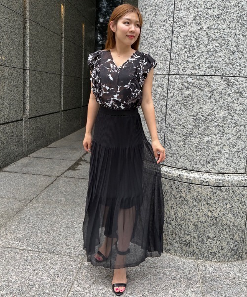 PINKY&DIANNE（ピンキーアンドダイアン）の「◆【接触冷感】グラデーションフラワープリントブラウス（シャツ/ブラウス・レディース・ブラック系その他/ピンク系その他・38）」の4枚目の写真