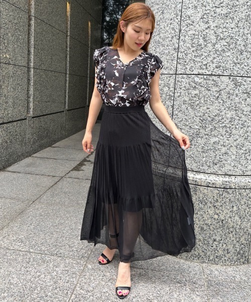 PINKY&DIANNE（ピンキーアンドダイアン）の「◆【接触冷感】グラデーションフラワープリントブラウス（シャツ/ブラウス・レディース・ブラック系その他/ピンク系その他・38）」の5枚目の写真