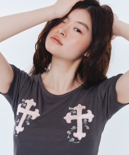 セール】【日本限定】CROSS PATCH TEE / クロスパッチTEE（T