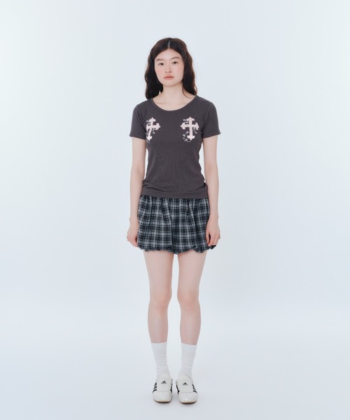 FCMM（エフシーエムエム）の「【日本限定】CROSS PATCH TEE / クロスパッチTEE（Tシャツ/カットソー・レディース・ブラック/ライトブルー/オフホワイト/チャコールグレー・MEDIUM/SMALL）」の11枚目の写真