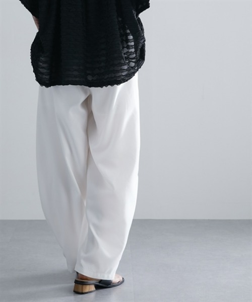 Soiunique（スワユニーク）の「【接触冷感】ゆったりサイズコクーンパンツ ［Soiunique］（その他パンツ・レディース・ブラック/オフホワイト/ブラウン/ベージュ・M/L/LL）」の6枚目の写真