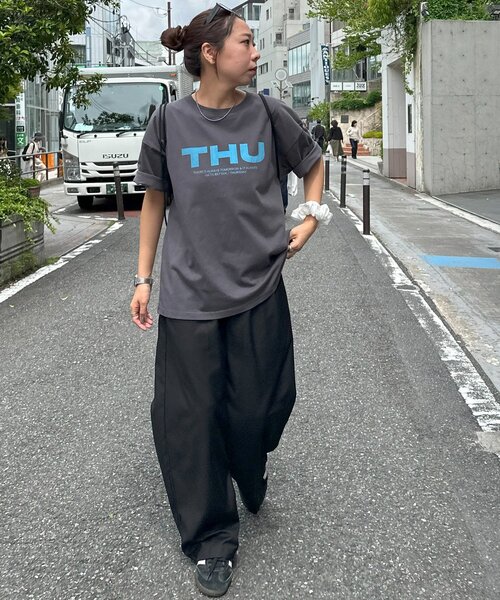 DISCOAT(ディスコート)の「【WEB限定】DAYグラフィックTシャツ(Tシャツ/カットソー・レディース・チャコールグレー/オフホワイト/ライトグレー・FREE)」の16枚目の写真