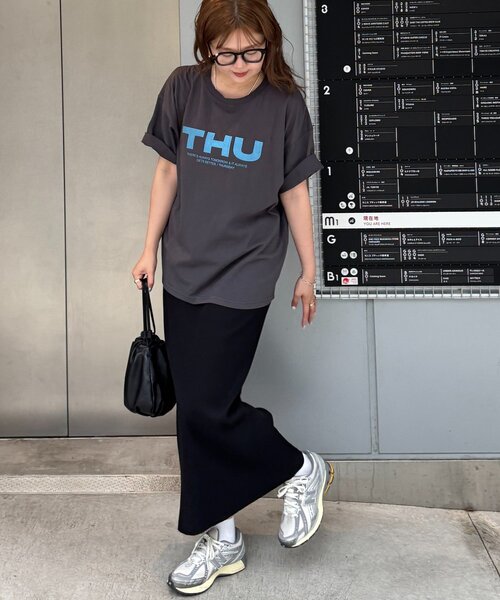 DISCOAT(ディスコート)の「【WEB限定】DAYグラフィックTシャツ(Tシャツ/カットソー・レディース・チャコールグレー/オフホワイト/ライトグレー・FREE)」の18枚目の写真