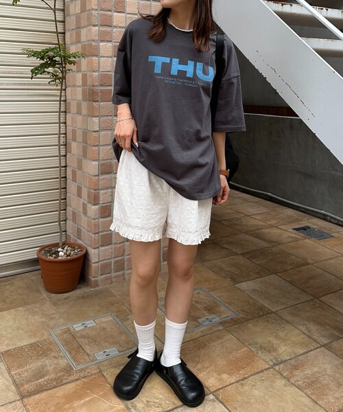 DISCOAT(ディスコート)の「【WEB限定】DAYグラフィックTシャツ(Tシャツ/カットソー・レディース・チャコールグレー/オフホワイト/ライトグレー・FREE)」の8枚目の写真