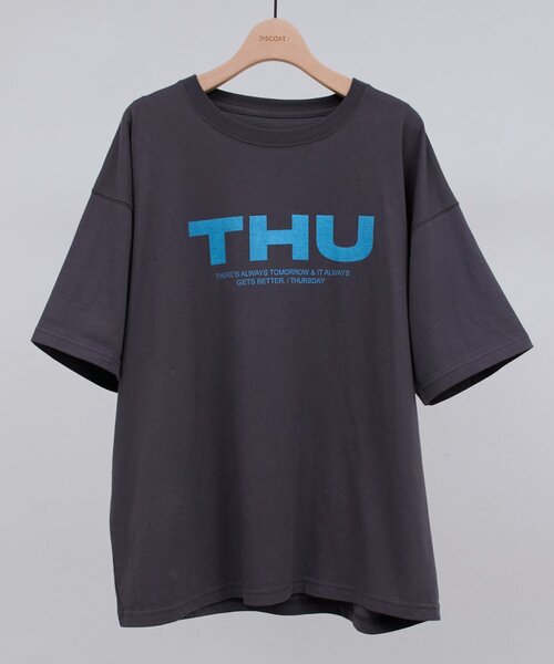 DISCOAT(ディスコート)の「【WEB限定】DAYグラフィックTシャツ(Tシャツ/カットソー・レディース・チャコールグレー/オフホワイト/ライトグレー・FREE)」の9枚目の写真