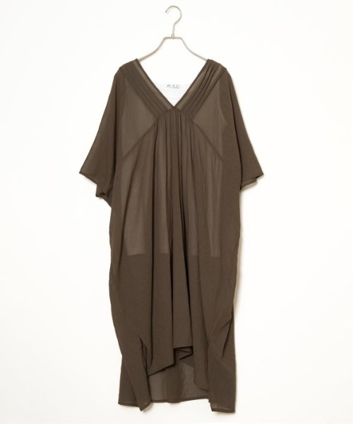 LBC(エルビーシー)の「Vネックピンタックセットワンピース(ワンピース・レディース・ブラック/ターコイズブルー/ブラウン/オレンジ・M)」の20枚目の写真