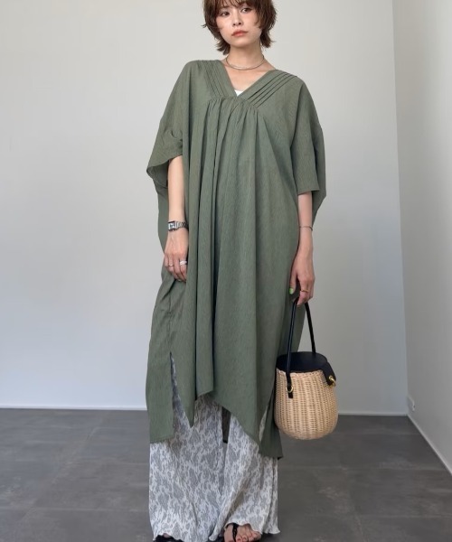 LBC(エルビーシー)の「【インフルエンサー着用】【2点セット】Vネックピンタックセットワンピース(ワンピース・レディース・ブラック/ターコイズブルー/ブラウン/オレンジ/その他1/カーキ/レッド・M)」の22枚目の写真