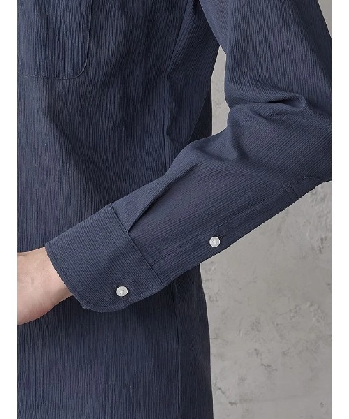 Perfect Suit FActory(パーフェクトスーツファクトリー)の「【綿100%】長袖ワイシャツ【クラシコ】クレープ織 ブルー/ネイビー(ブルー)(ビジネスシャツ・メンズ・ブルー/ネイビー・LL/M/S/L)」の9枚目の写真