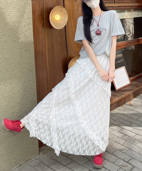 stina / Dramatic skirt / white