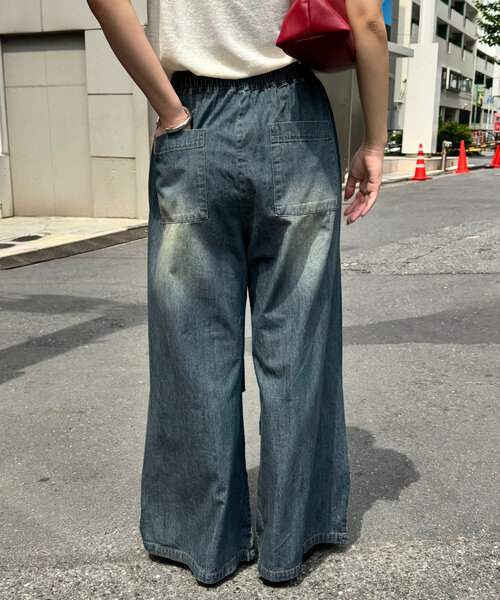 CIAOPANIC(チャオパニック)の「裾タックライトイージーデニムパンツ(デニムパンツ・レディース・ブルー・0/1)」の4枚目の写真