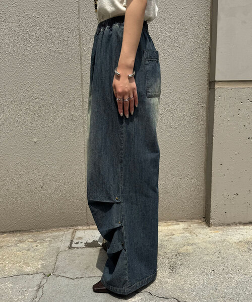 CIAOPANIC(チャオパニック)の「裾タックライトイージーデニムパンツ(デニムパンツ・レディース・ブルー・0/1)」の9枚目の写真