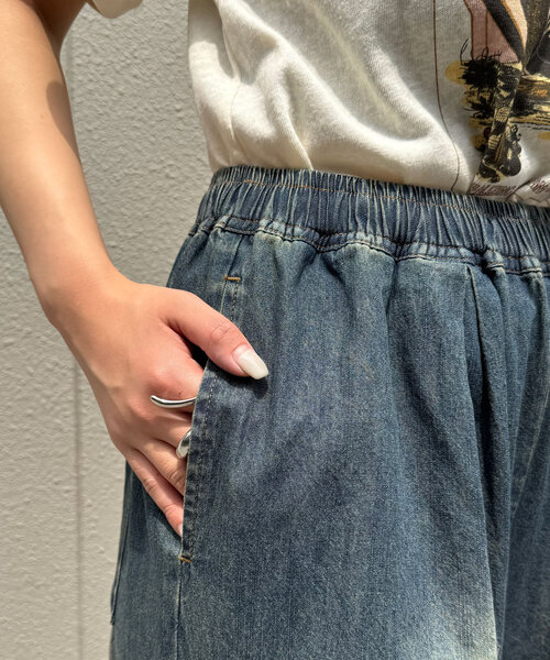 CIAOPANIC(チャオパニック)の「裾タックライトイージーデニムパンツ(デニムパンツ・レディース・ブルー・0/1)」の11枚目の写真