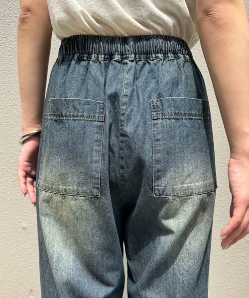CIAOPANIC(チャオパニック)の「裾タックライトイージーデニムパンツ(デニムパンツ・レディース・ブルー・0/1)」の13枚目の写真