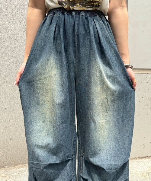 CIAOPANIC(チャオパニック)の「裾タックライトイージーデニムパンツ(デニムパンツ・レディース・ブルー・0/1)」の14枚目の写真