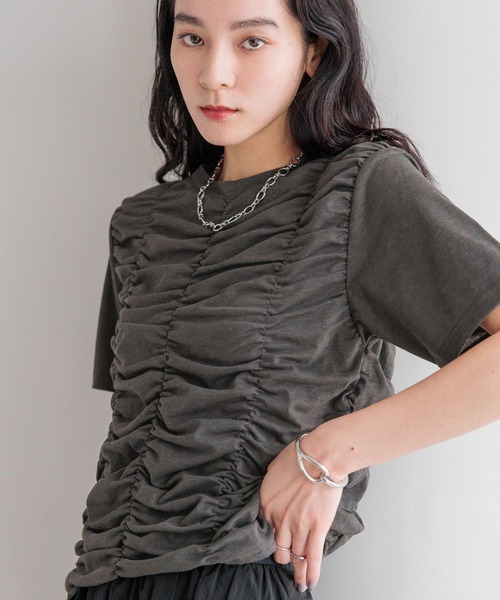 LOWRYS FARM（ローリーズファーム）の「シャーリングＴＥＥ　499876（Tシャツ/カットソー・レディース・アイボリー/ブラウン/チャコールグレー・FREE）」の9枚目の写真