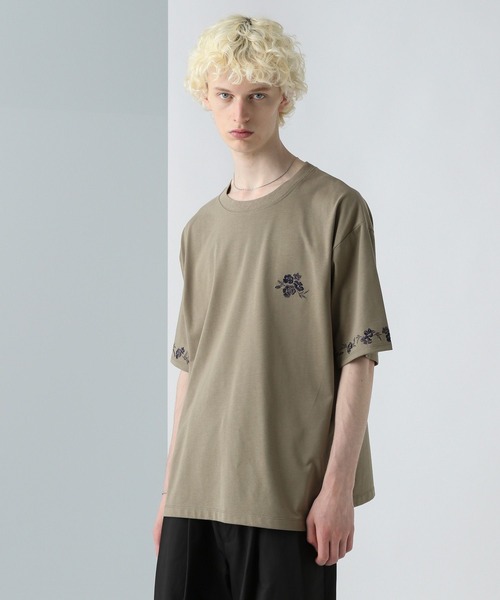 HARE(ハレ)の「フラワーシシュウカットソー(HARE)(Tシャツ/カットソー・メンズ・ホワイト/ブラック/ブラウン・SMALL/MEDIUM)」の6枚目の写真