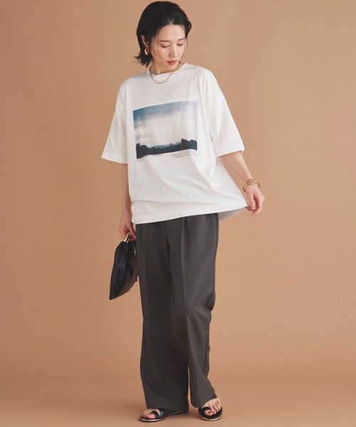 Doux archives（ドゥアルシーヴ）の「フォトプリント半袖Tee（Tシャツ/カットソー・レディース・チャコールグレー/オフホワイト/グレイッシュベージュ・38）」の9枚目の写真