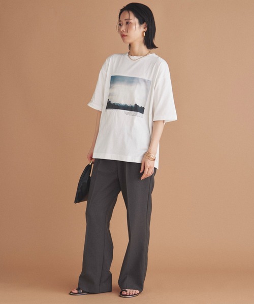 Doux archives（ドゥアルシーヴ）の「フォトプリント半袖Tee（Tシャツ/カットソー・レディース・チャコールグレー/オフホワイト/グレイッシュベージュ・38）」の13枚目の写真