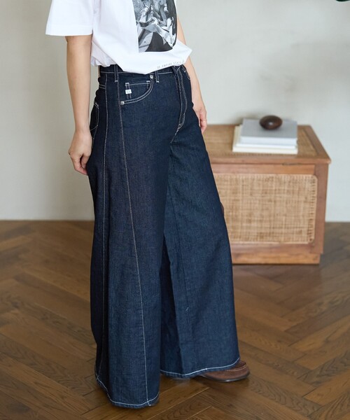 FREAK'S STORE（フリークスストア）の「SOMETHING/サムシング 別注 SIDE PANEL BAGGY/サイドパネルバギー/バギーデニム/ワイドデニム（デニムパンツ・レディース・サックスブルー/ネイビー・SMALL/MEDIUM）」の11枚目の写真