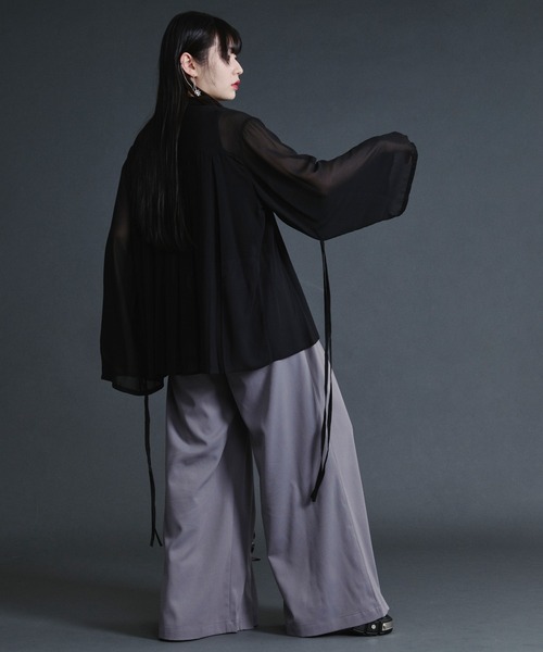 Ellno Loset(エルノロゼット)の「コードスリーブプリーツシアーシャツ(シャツ/ブラウス・メンズ・オフホワイト/ブルー/ブラック・SMALL/MEDIUM/LARGE)」の12枚目の写真