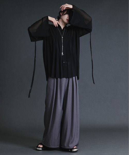 Ellno Loset(エルノロゼット)の「コードスリーブプリーツシアーシャツ(シャツ/ブラウス・メンズ・オフホワイト/ブルー/ブラック・SMALL/MEDIUM/LARGE)」の21枚目の写真