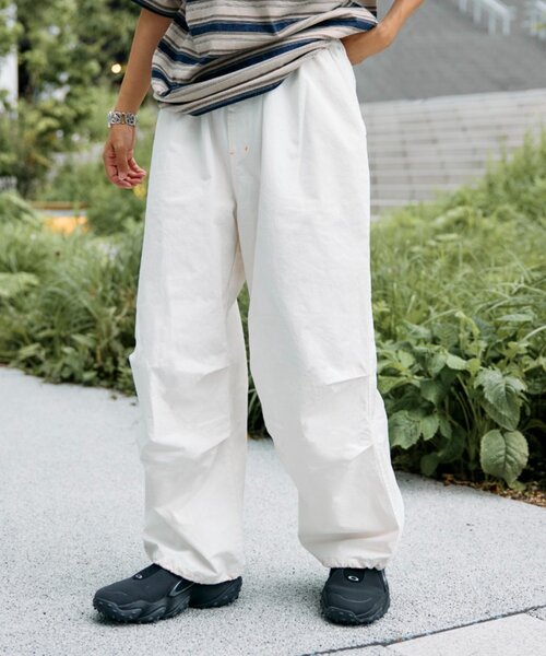 etsinta（エシンタ）の「etsintaパラシュートパンツ（カーゴパンツ・レディース・オフホワイト/ブラック・ONE SIZE）」の2枚目の写真