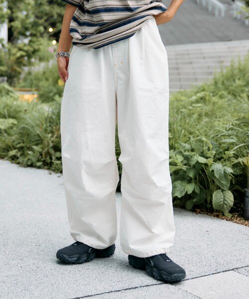 etsinta（エシンタ）の「etsintaパラシュートパンツ（カーゴパンツ・レディース・オフホワイト/ブラック・ONE SIZE）」の3枚目の写真