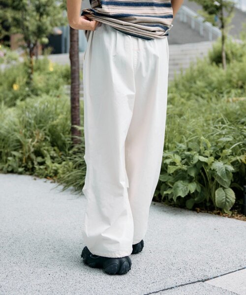 etsinta（エシンタ）の「etsintaパラシュートパンツ（カーゴパンツ・レディース・オフホワイト/ブラック・ONE SIZE）」の7枚目の写真