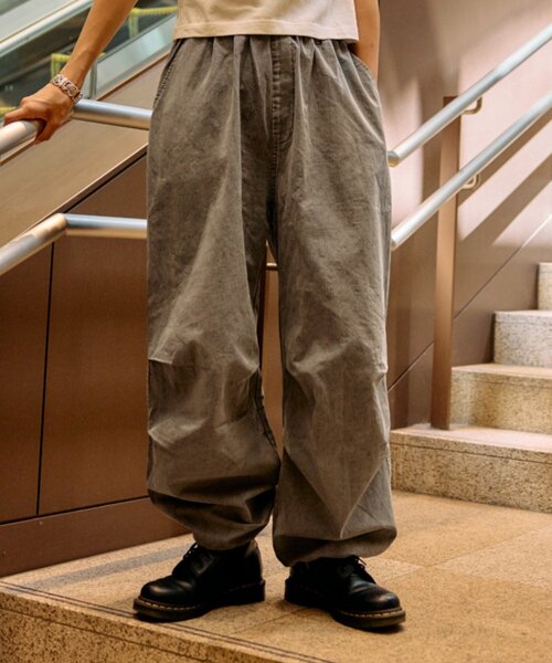 etsinta（エシンタ）の「etsintaパラシュートパンツ（カーゴパンツ・レディース・オフホワイト/ブラック・ONE SIZE）」の13枚目の写真