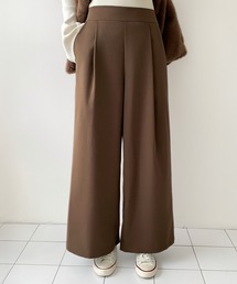 タック入りイージーフレアパンツ